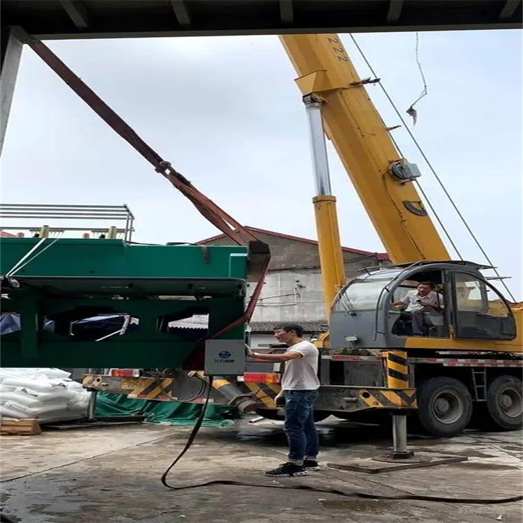兴隆华侨农场大吨位吊车租赁应急保障方案|化解突发吊装需求难题